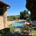 Podere Le Grotte Casa rural